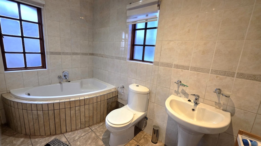 3 Bedroom Property for Sale in Meerhof North West